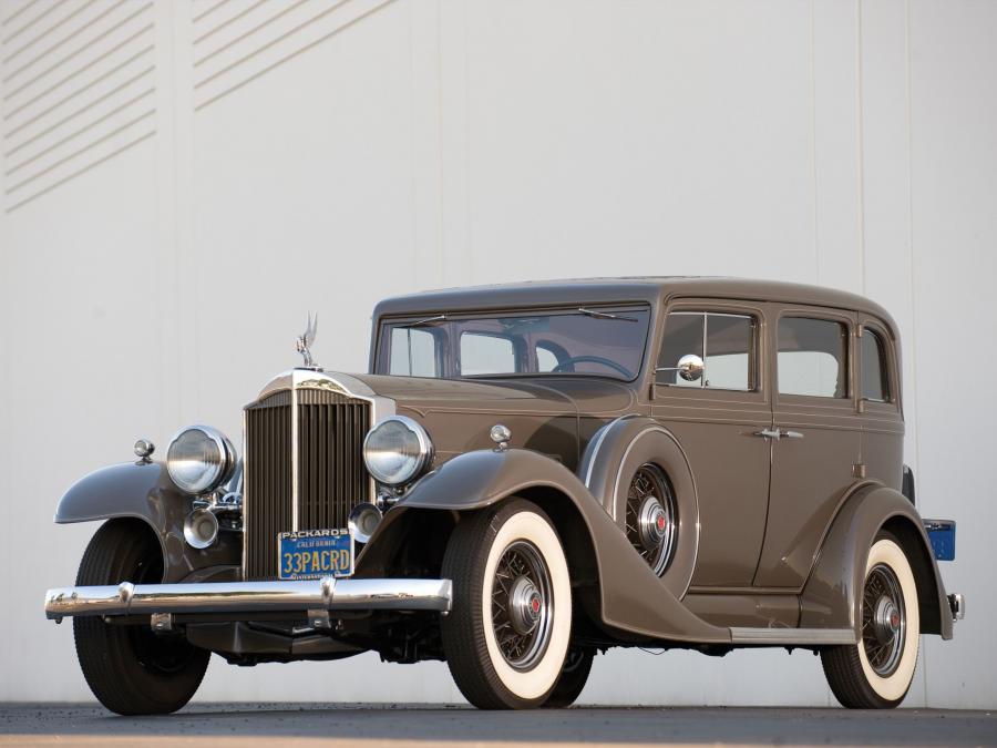  Packard Eight 5-Passenger Sedan 1933 года  (фото 1 из 3)